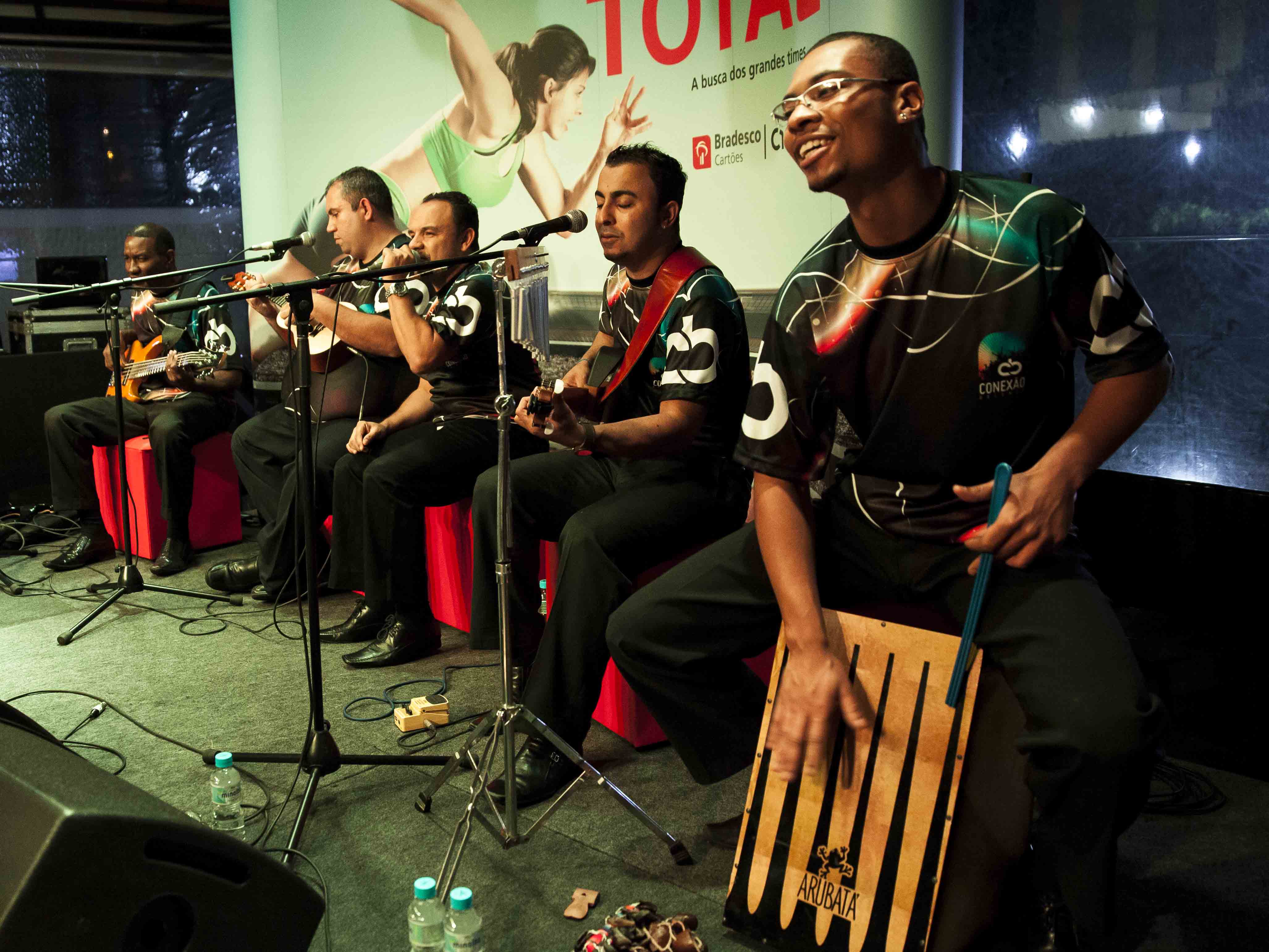 Confraternização, show de escola de samba, show escola de samba, samba show, show de carnaval, show de mulatas, show de passistas, bateria escola de samba, bateria de escola de samba